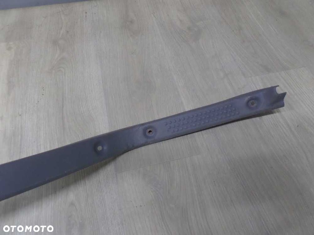 ISUZU NPR NQR NKR LISTWA OSLONA NAKLADKA PROGU LEWA 04-07 - 2