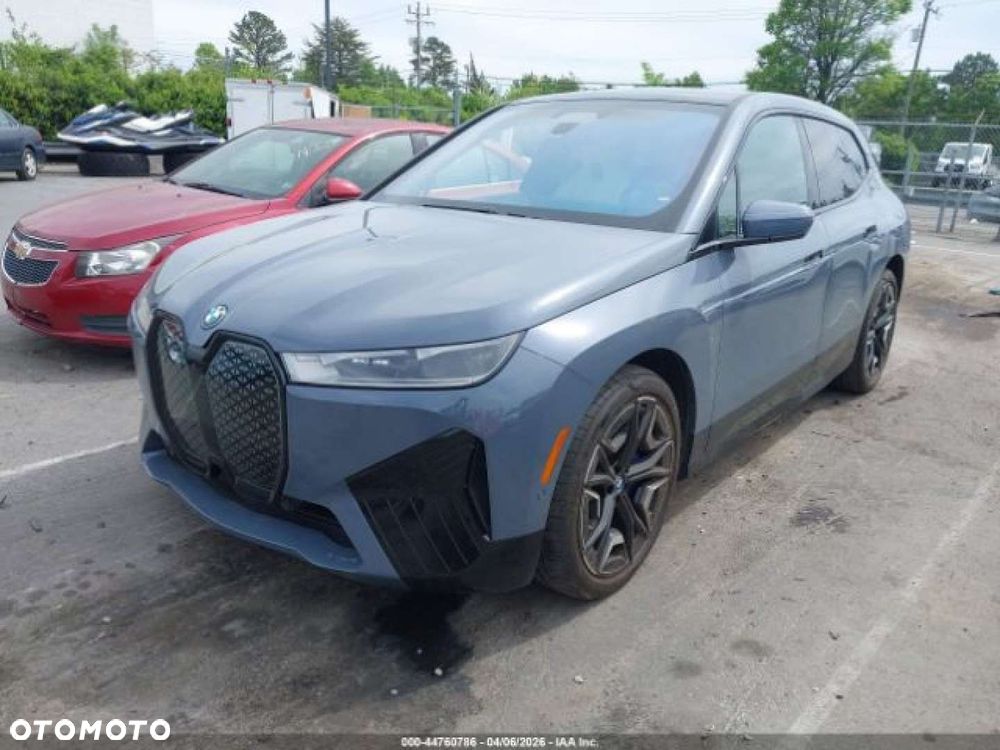 BMW iX - 2