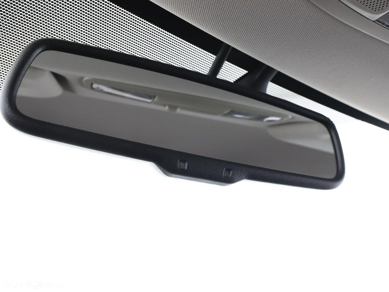 Mitsubishi Outlander - 33