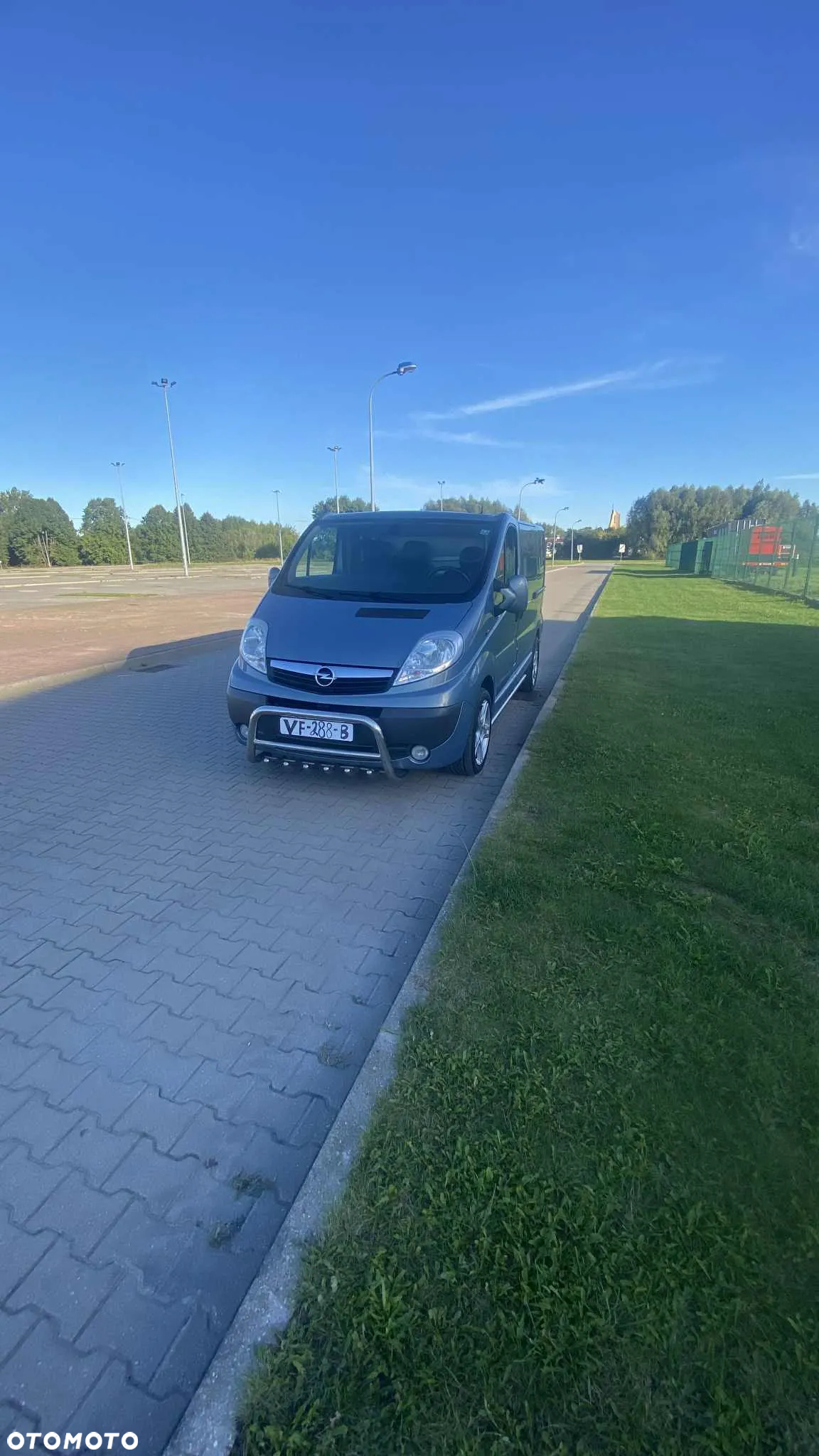 Opel Vivaro - 10