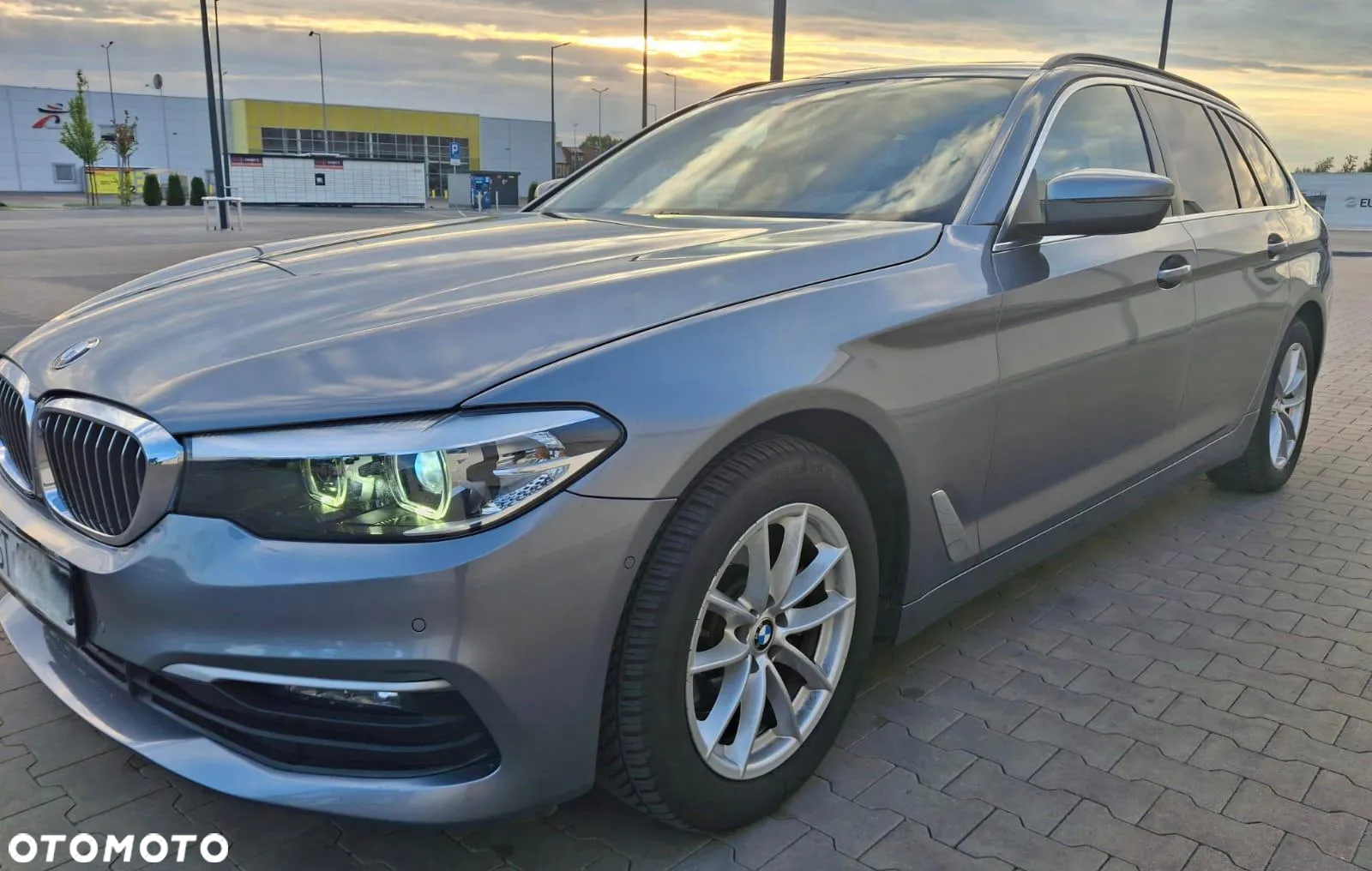 BMW Seria 5 518d Sport Line - 2