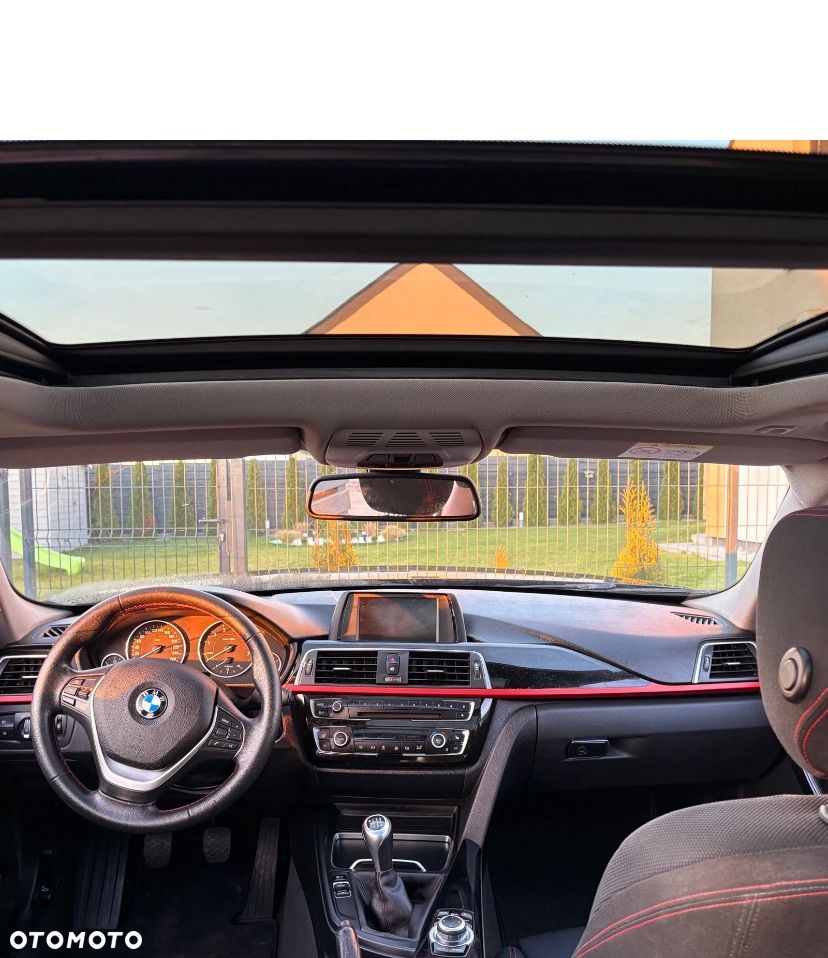 BMW Seria 3 330i Sport Line - 11