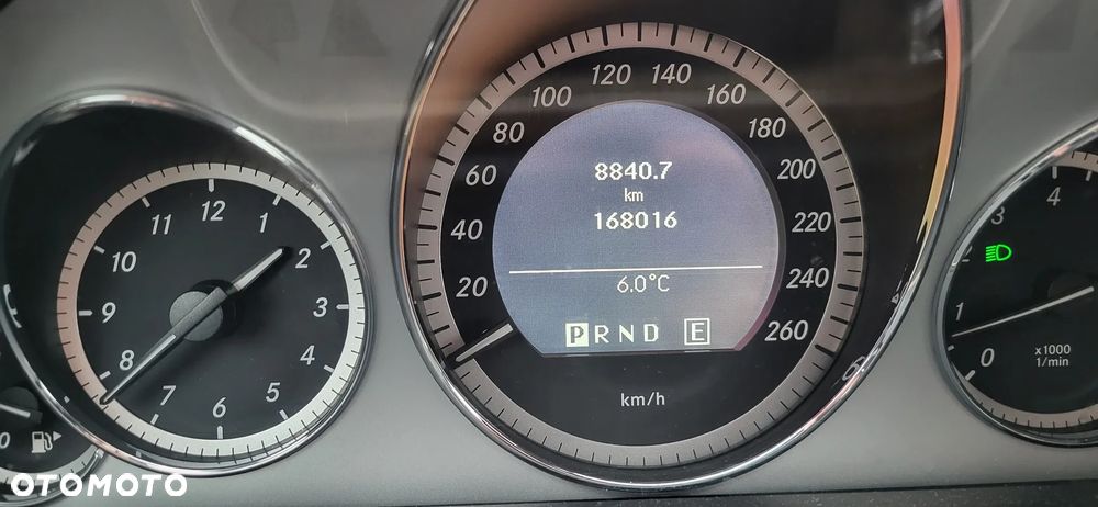 Mercedes-Benz Klasa E 250 CGI BlueEFFICIENCY Avantgarde - 15