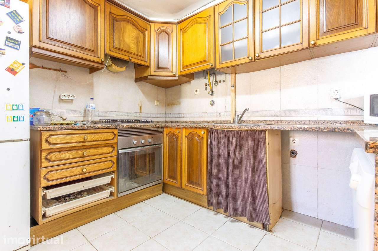 Quinta do Conde - Moradia isolada inserida em terreno de 646m² - Grande imagem: 4/29