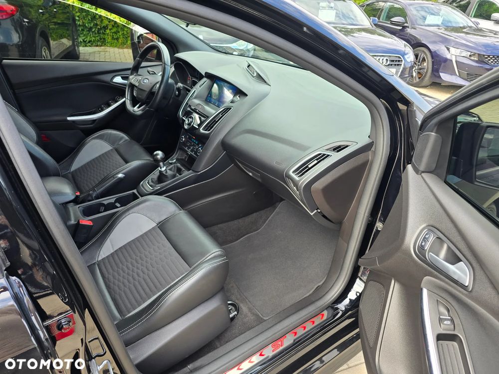 Ford Focus - 11