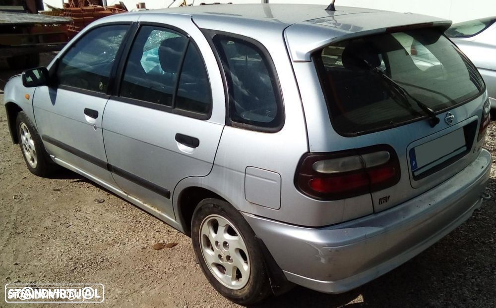 Nissan Almera 1.4 de 1999 para peças - 4