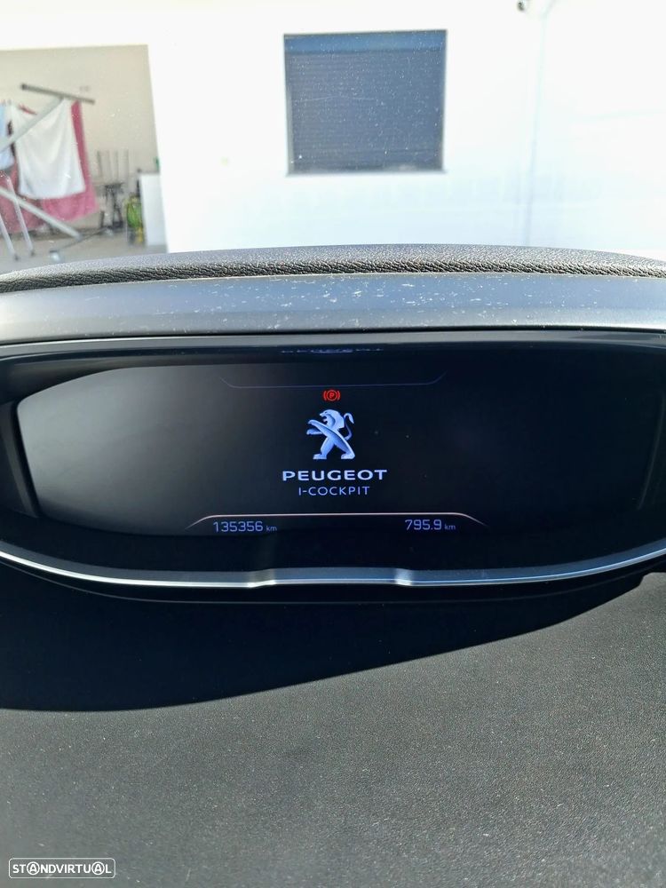 Peugeot 5008 THP 165 EAT6 Allure - 13