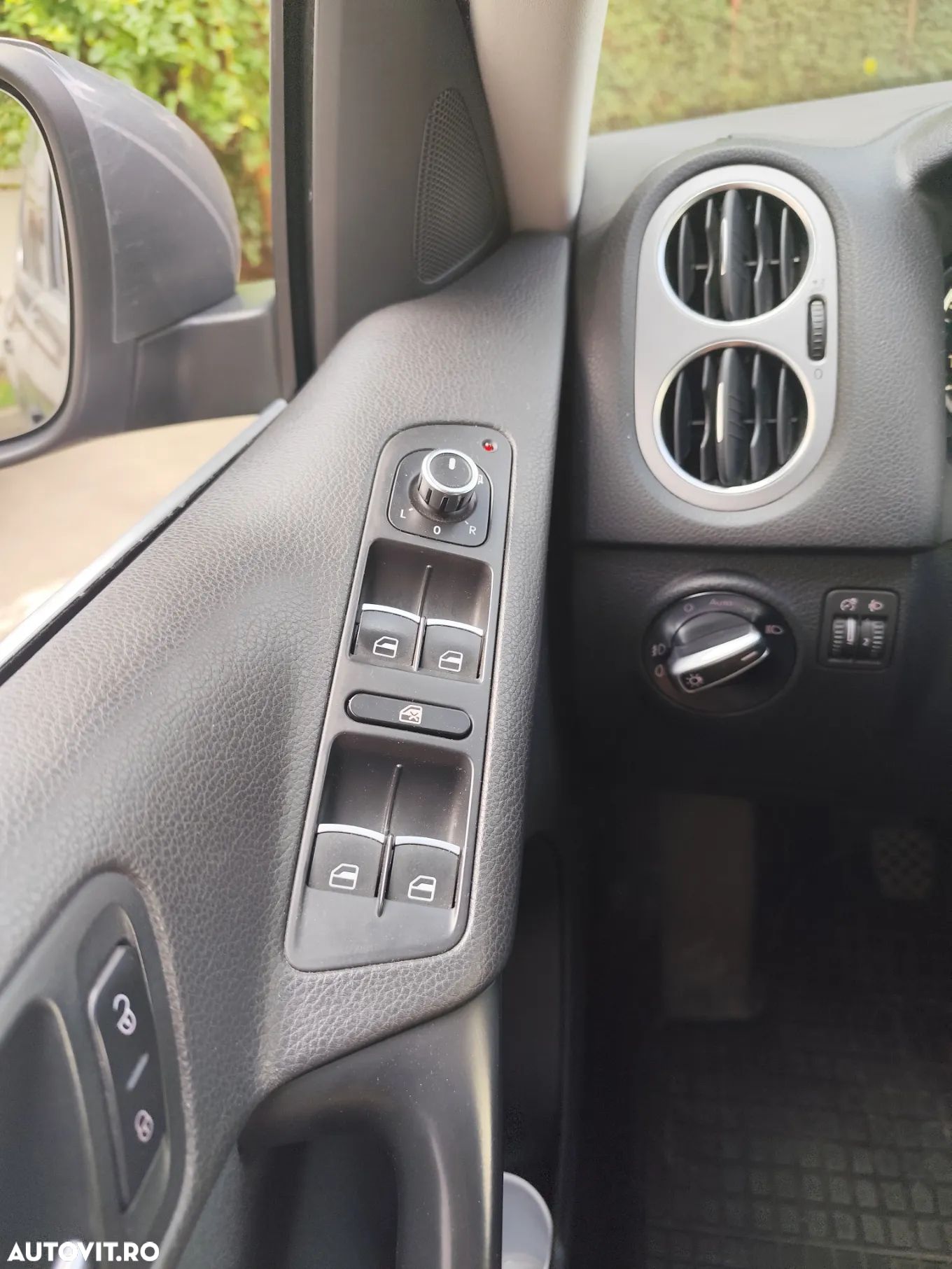 Volkswagen Tiguan 1.4 TSI BlueMotion Technology Exclusive - 9