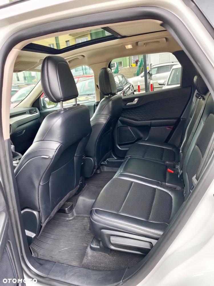 Ford Kuga - 9