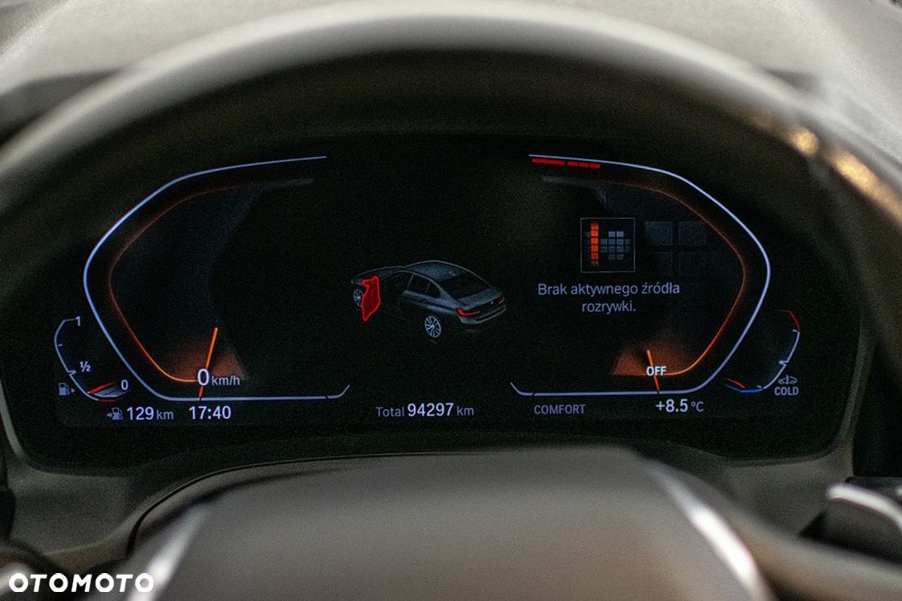 BMW Seria 3 330i xDrive - 14