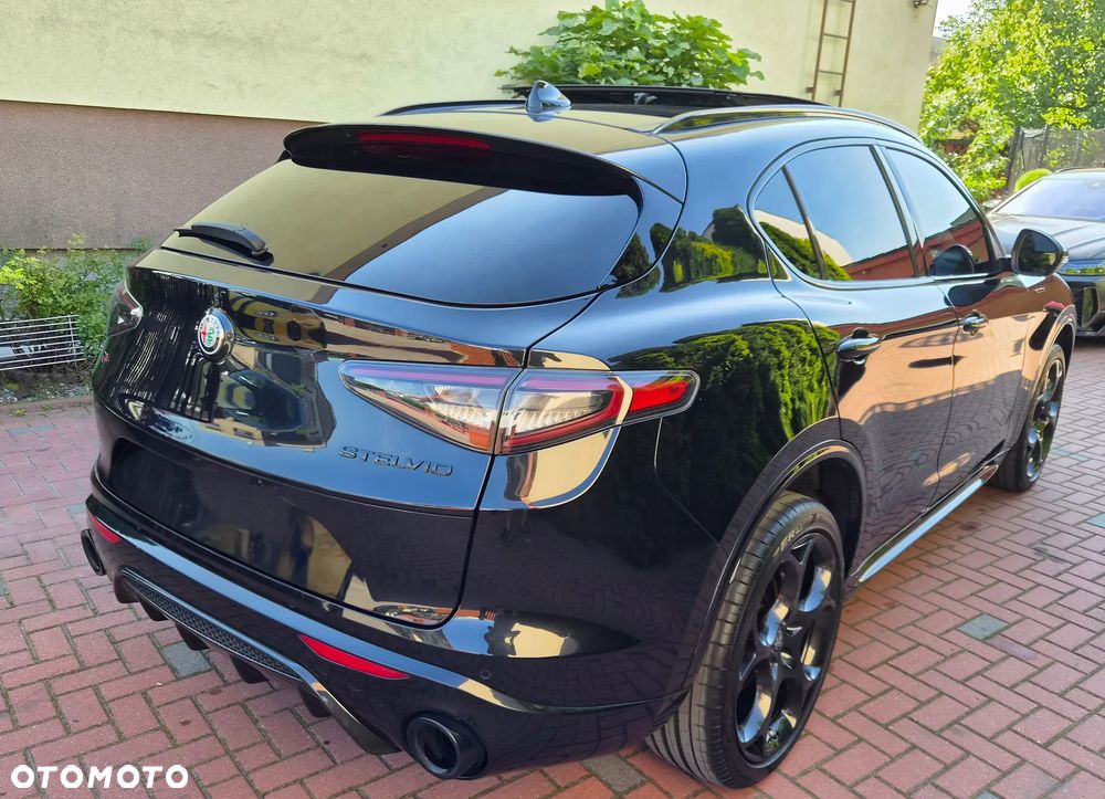 Alfa Romeo Stelvio - 4