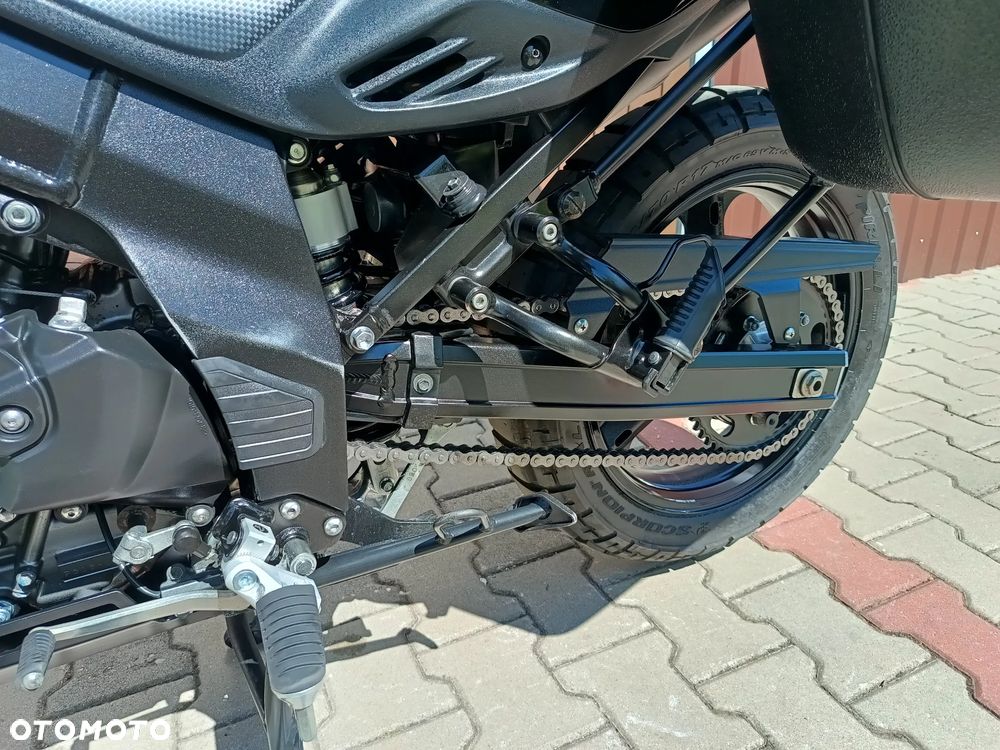 Suzuki V-STROM - 35