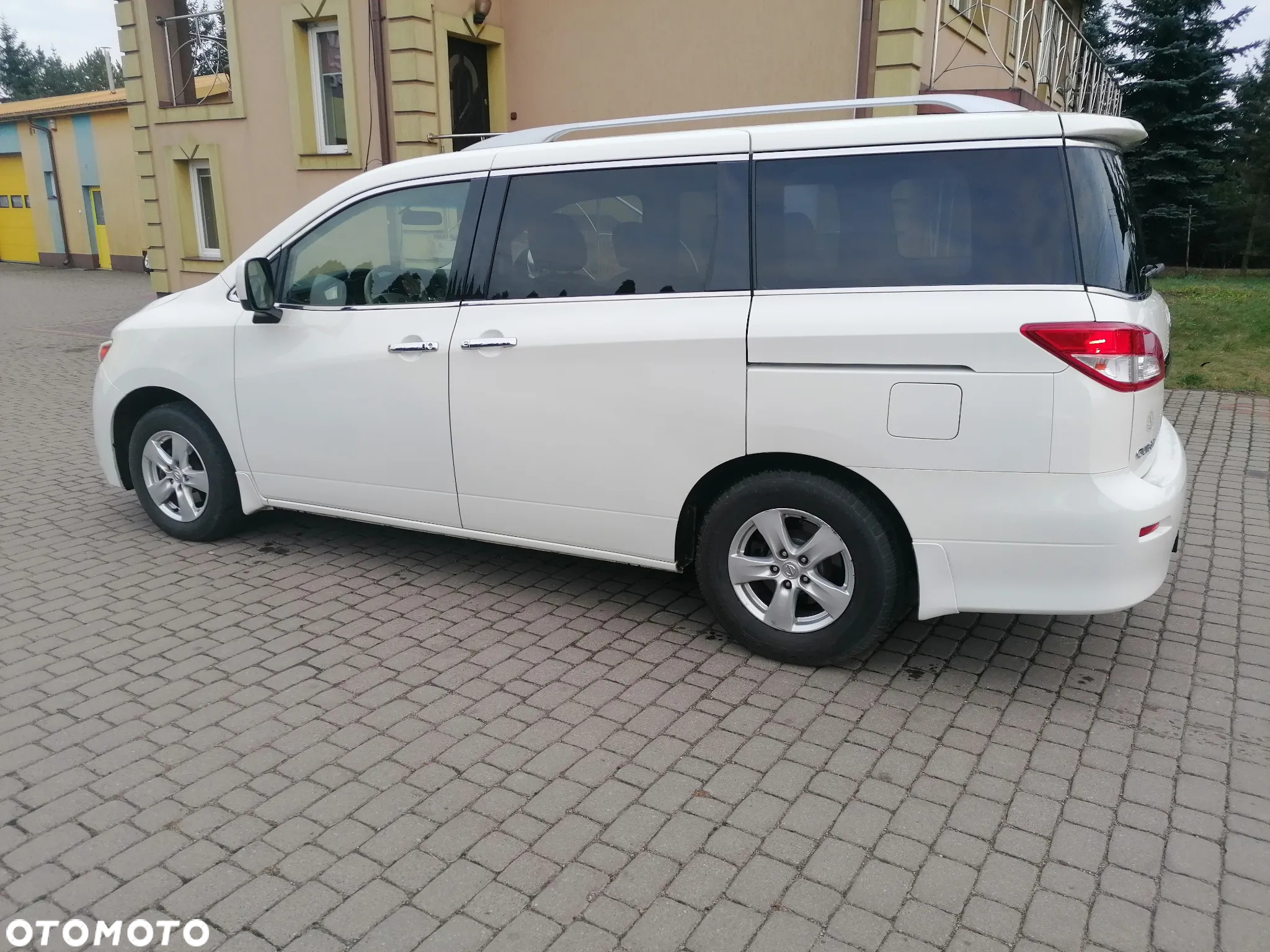 Nissan Quest - 10