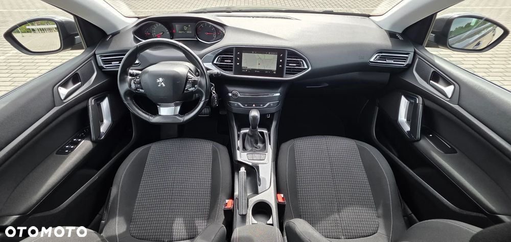 Peugeot 308 1.2 PureTech GPF Active S&S EAT8 - 17