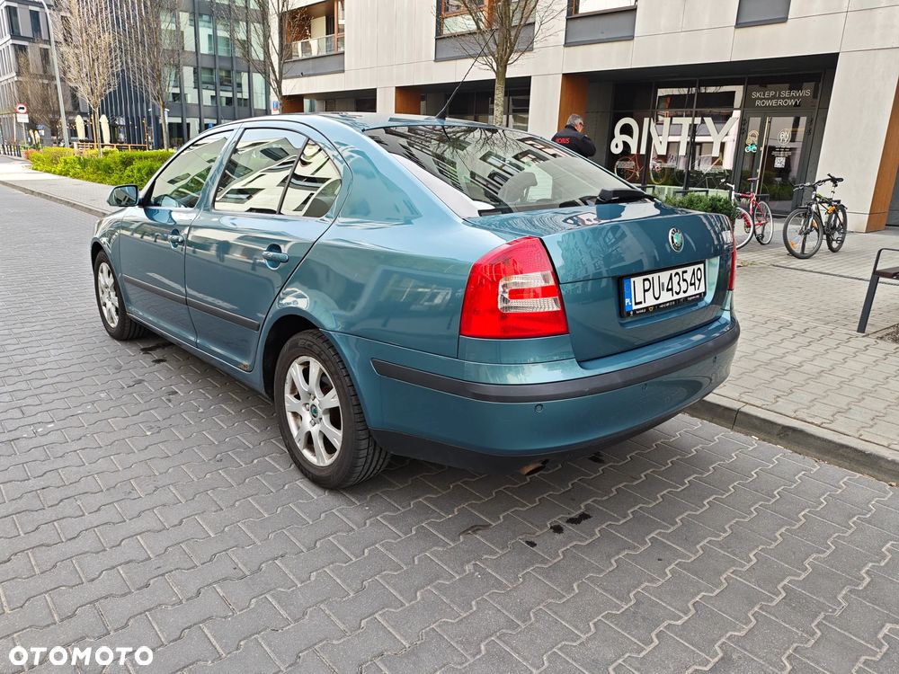 Skoda Octavia 1.6 FSI Ambiente - 20
