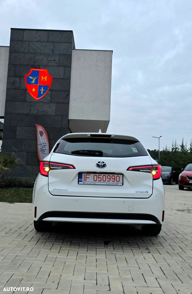 Toyota Corolla 1.8 Business Edition - 14