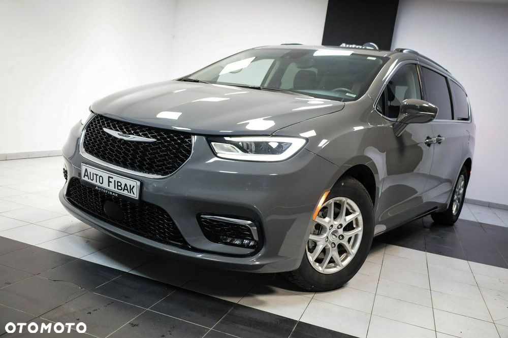 Chrysler Pacifica - 5