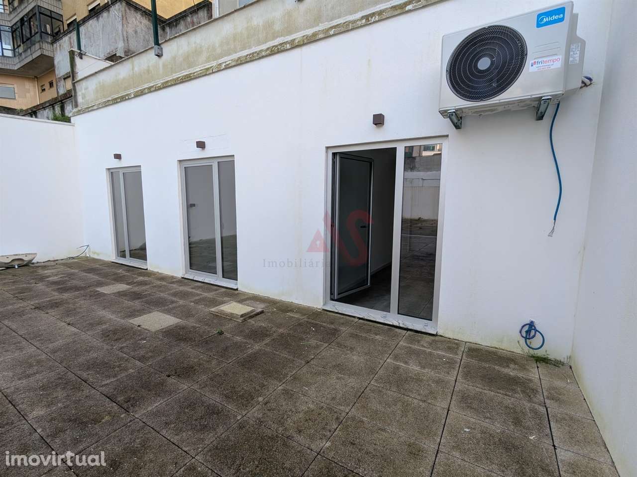Apartamento T2 com Terraço – 333,70 m² + Arrumo 5,40 m² em Matosinhos - Grande imagem: 5/21