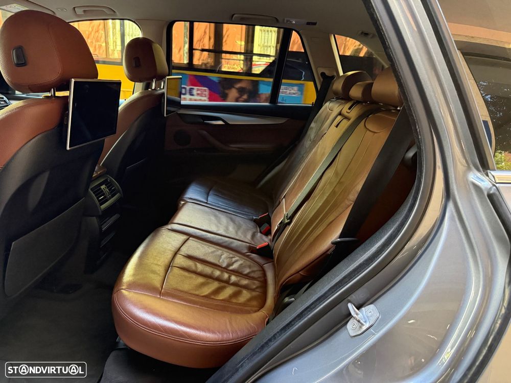 BMW X5 25 d sDrive Comfort 7L - 12