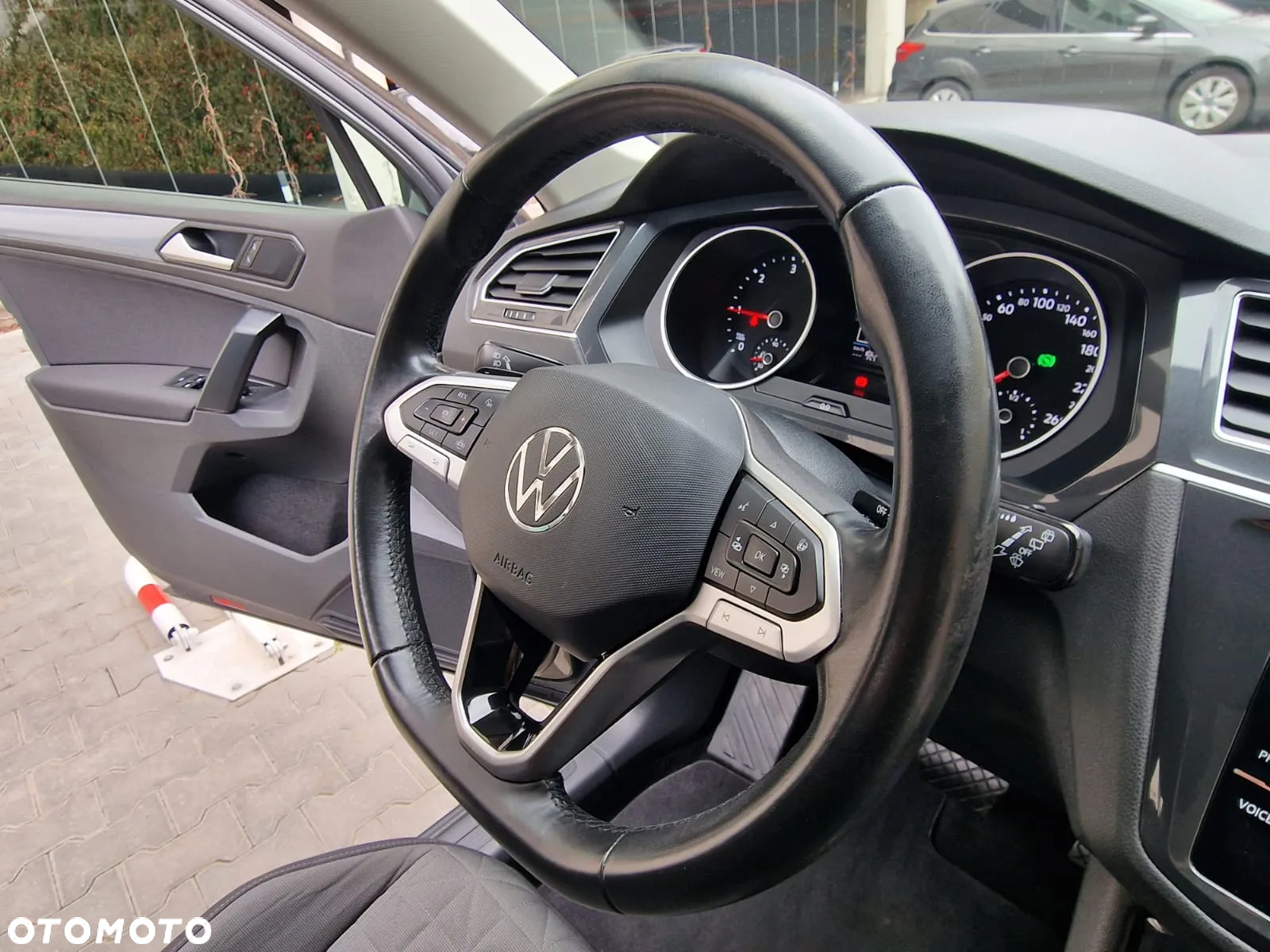 Volkswagen Tiguan 2.0 TDI SCR 4Mot Elegance DSG - 16