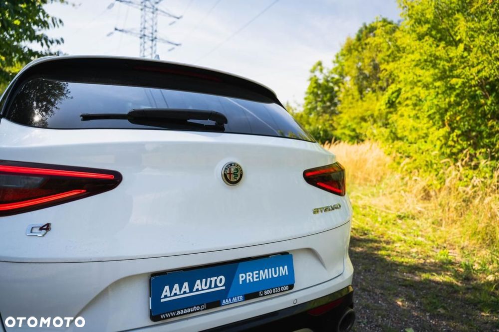 Alfa Romeo Stelvio - 13