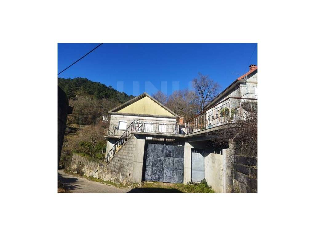 Moradia T2 com Anexo e Garagem em Castro Laboreiro, Melgaço - Grande imagem: 2/8