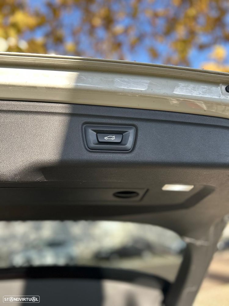 BMW 330 i Aut. M Sport - 10