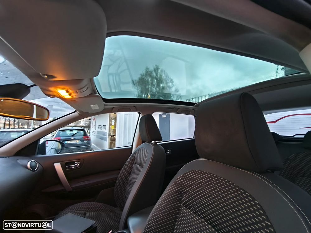 Nissan Qashqai 2.0 dCi Backstage NAVI FPD - 28