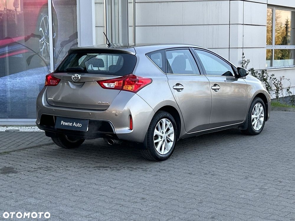 Toyota Auris 1.6 Premium Comfort - 5