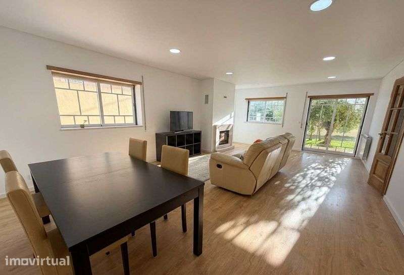 Moradia Isolada T4 com Vista Mar, Piscina e 2.000m² de Terreno - Grande imagem: 3/12