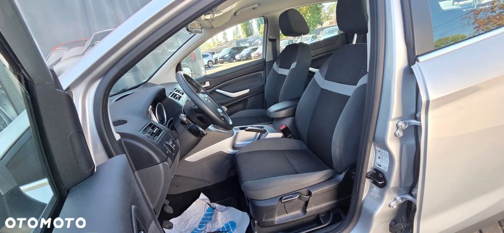 Ford Kuga 2.0 TDCi 2x4 Titanium - 27