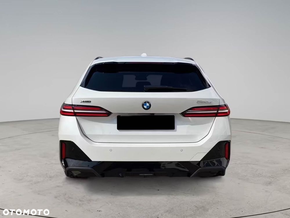 BMW Seria 5 520d xDrive Touring - 8