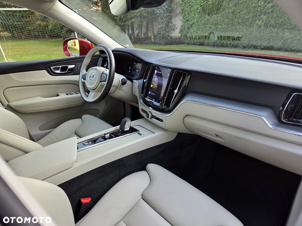 Volvo XC 60 B4 B Geartronic Momentum Pro - 28