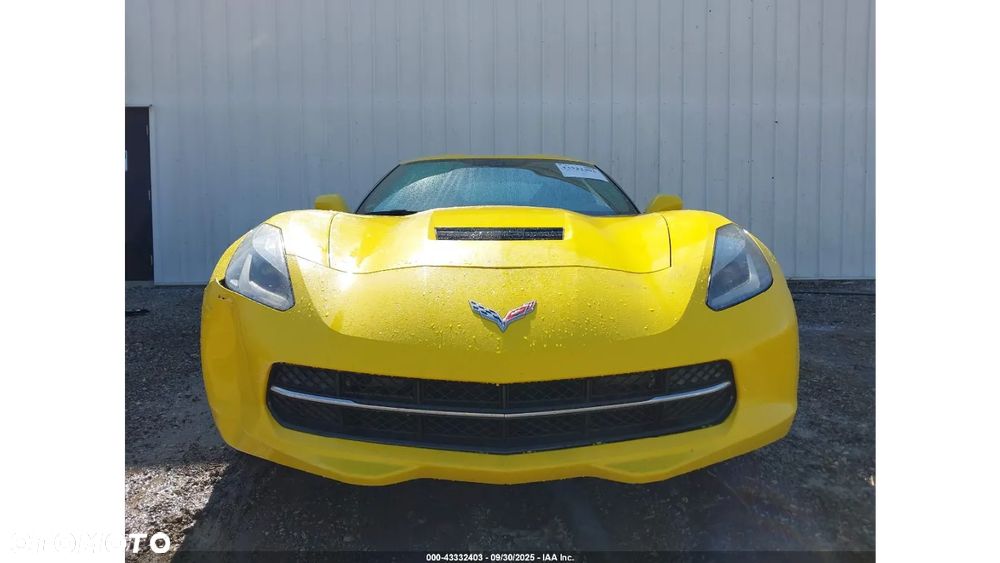 Chevrolet Corvette - 4