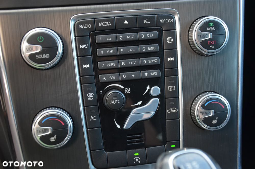 Volvo V60 D2 Drive-E Momentum - 17