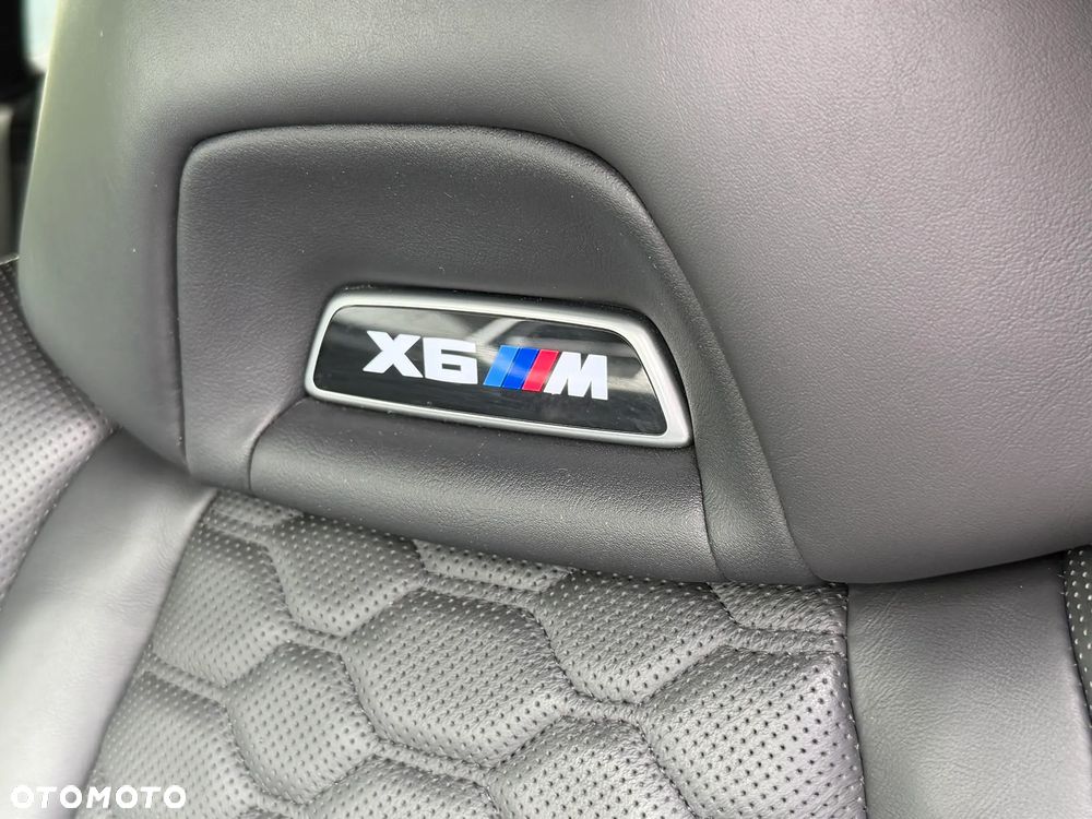 BMW X6M - 12