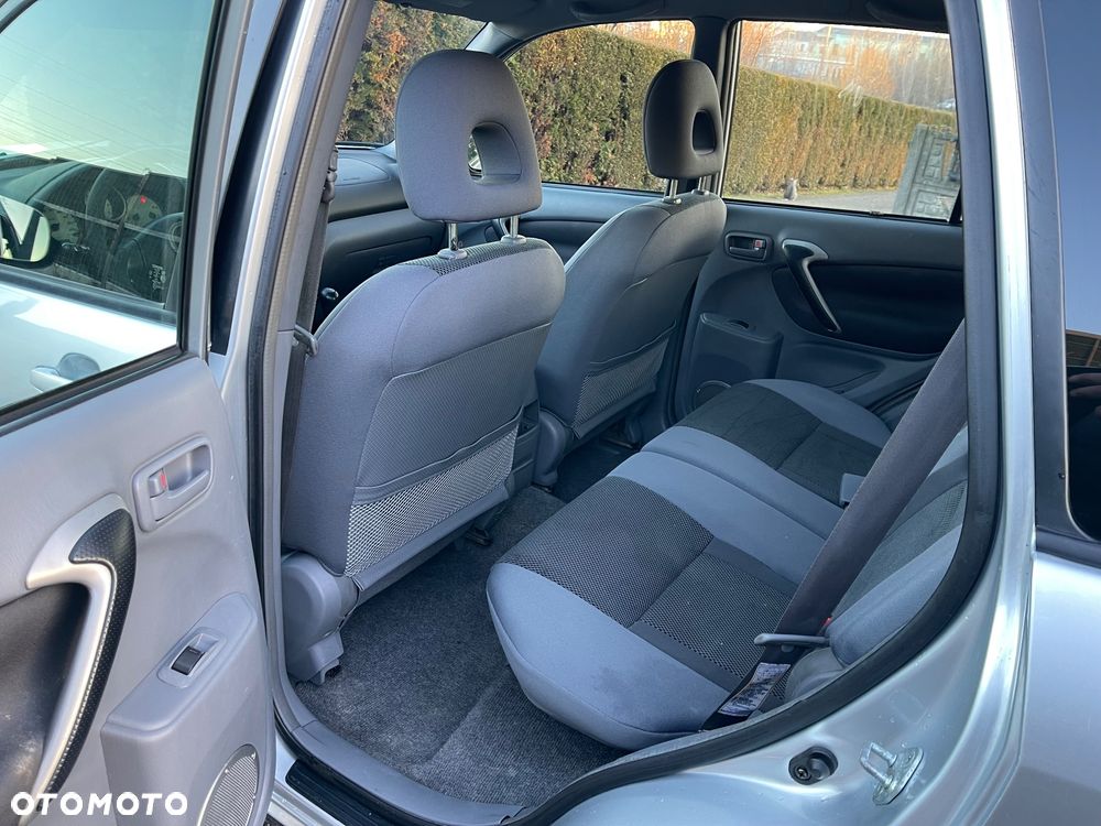 Toyota RAV4 2.0 D-4D 4x4 - 9