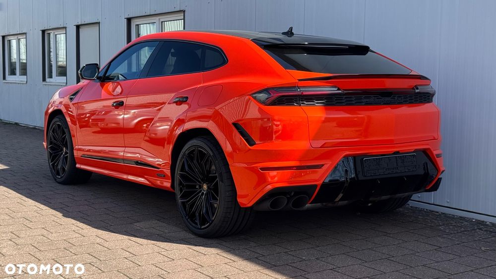 Lamborghini Urus - 8