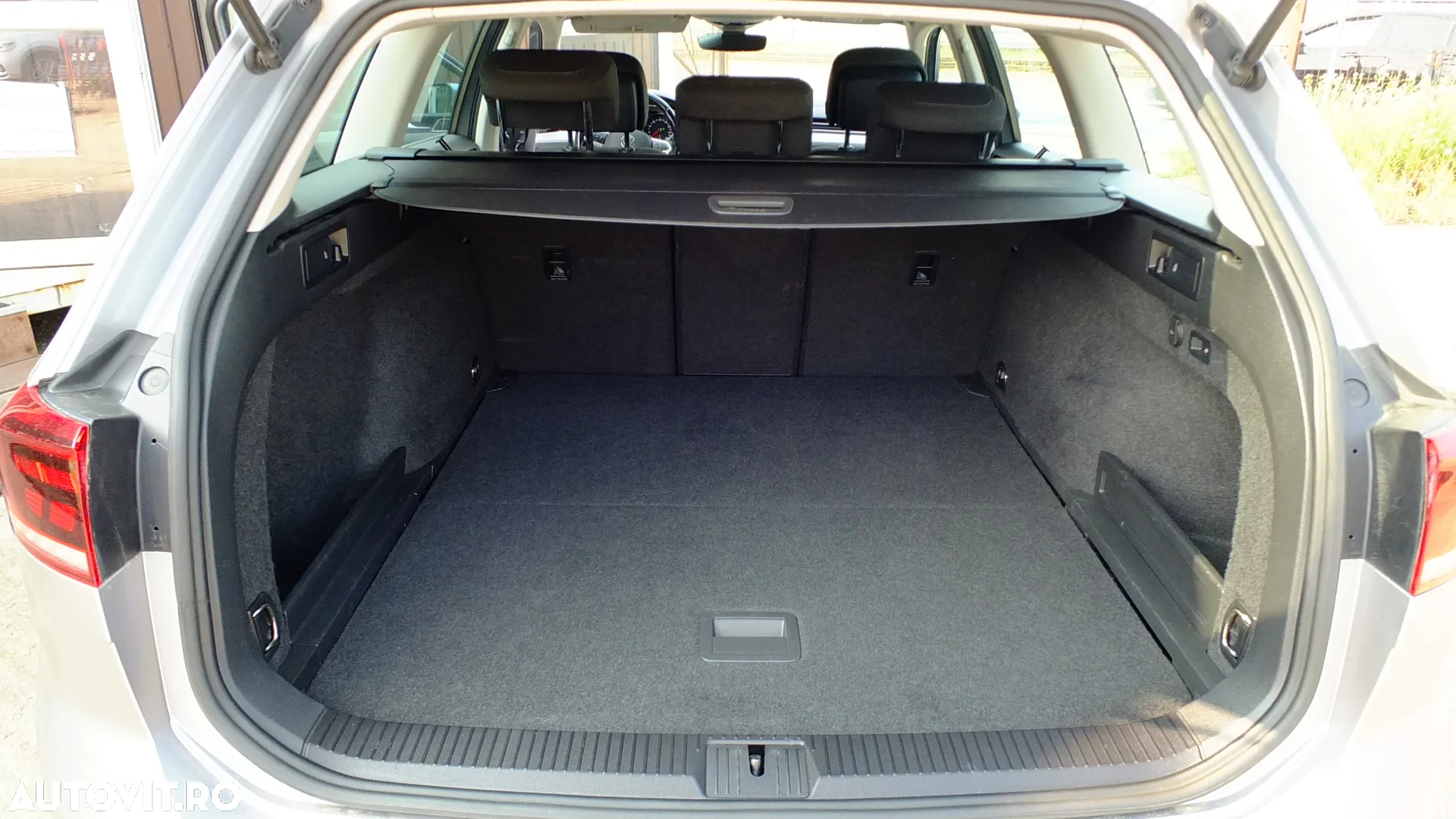 Volkswagen Passat Variant 2.0 TDI DSG Comfortline - 26