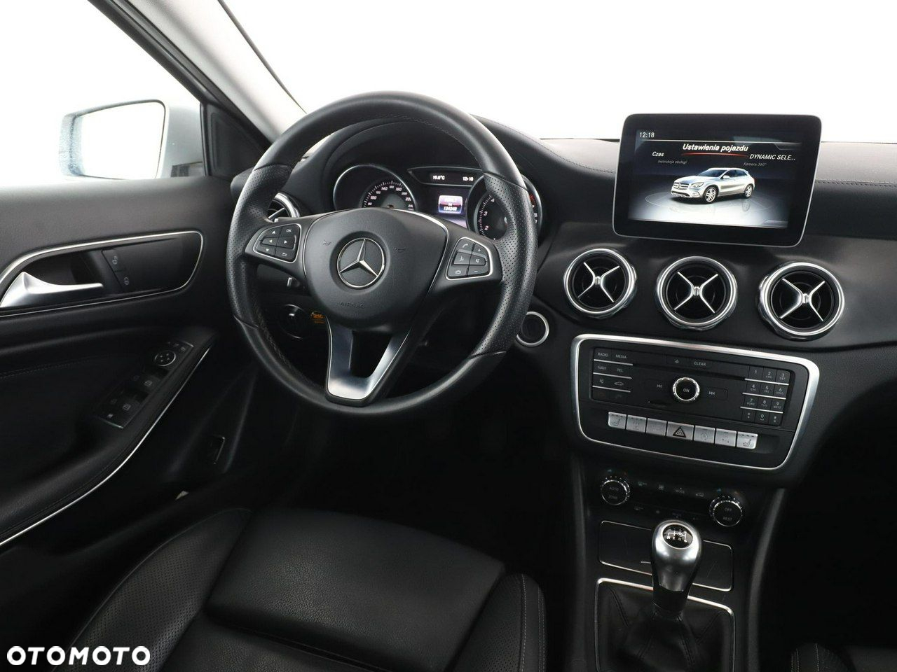 Mercedes-Benz GLA 200 Urban - 16