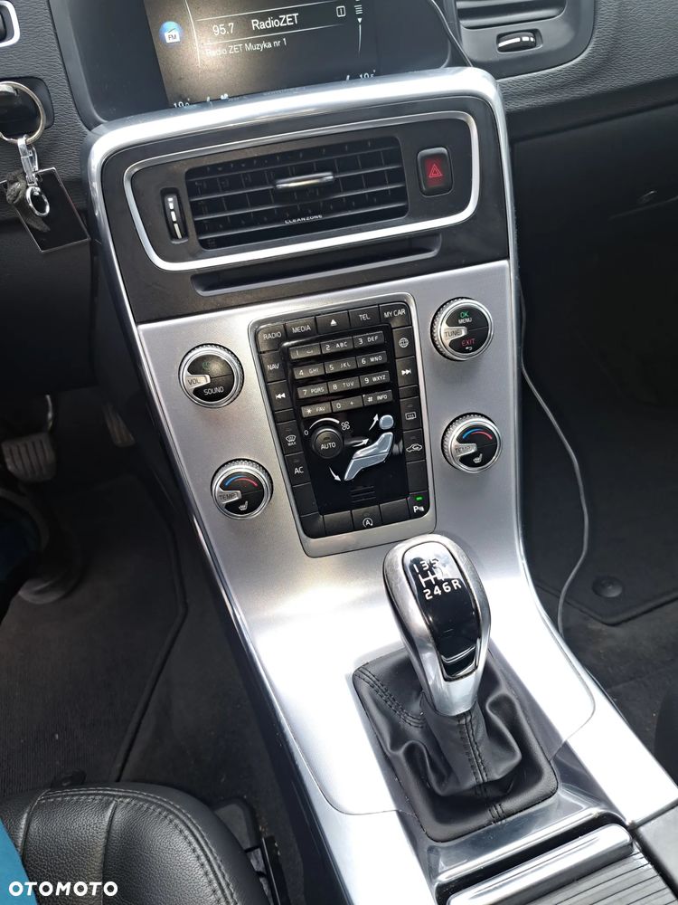 Volvo V60 Cross Country D3 Kinetic - 4