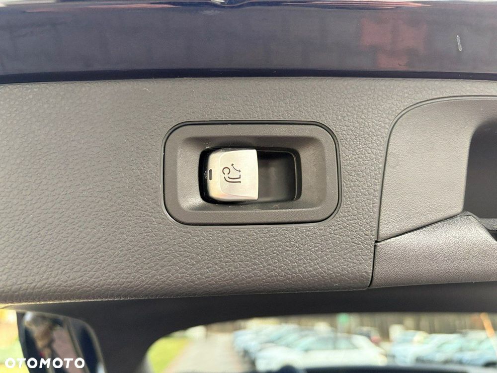 Mercedes-Benz GLC 220 d 4Matic 9G-TRONIC AMG Line - 33