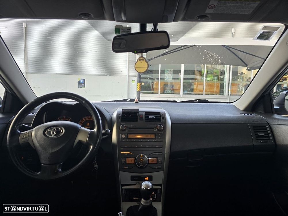 Toyota Corolla 1.4 D-4D - 8