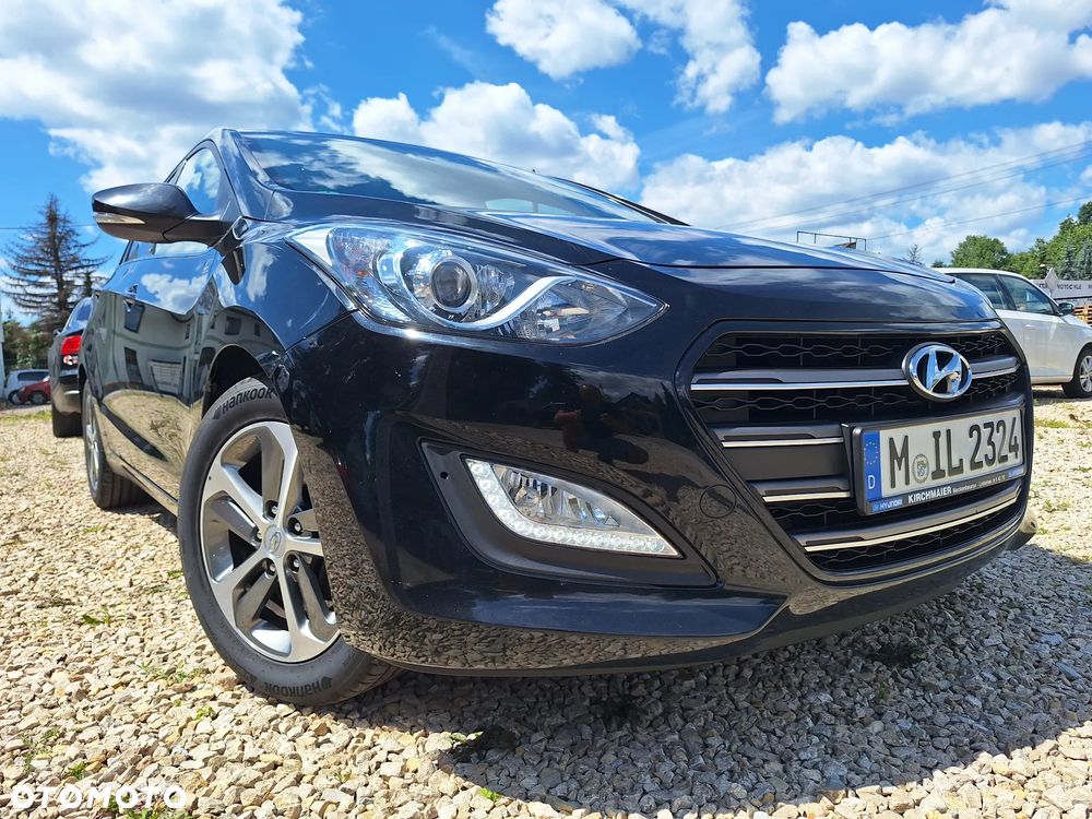 Hyundai i30 blue Kombi 1.6 GDi Passion - 2