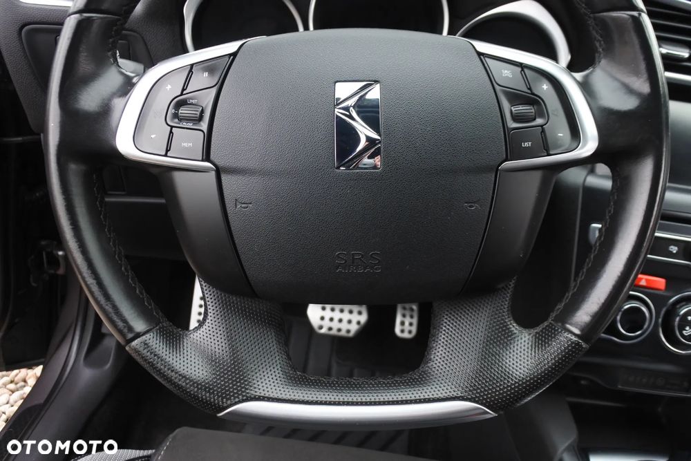 Citroën DS4 Cross 1.6 THP Be Chic S&S EAT6 - 21