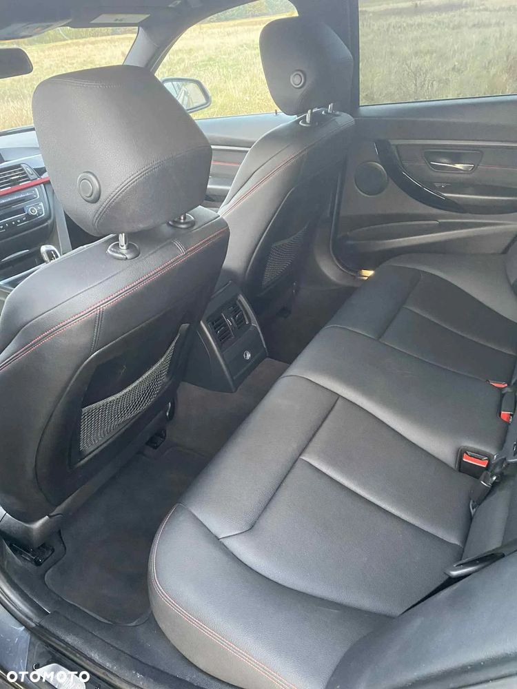 BMW Seria 3 328i Sport Line - 13