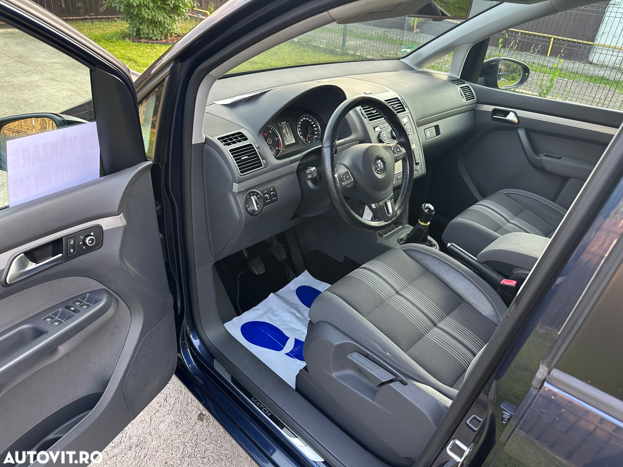 Volkswagen Touran 1.6 TDI DPF BlueMotion Technology MATCH - 11