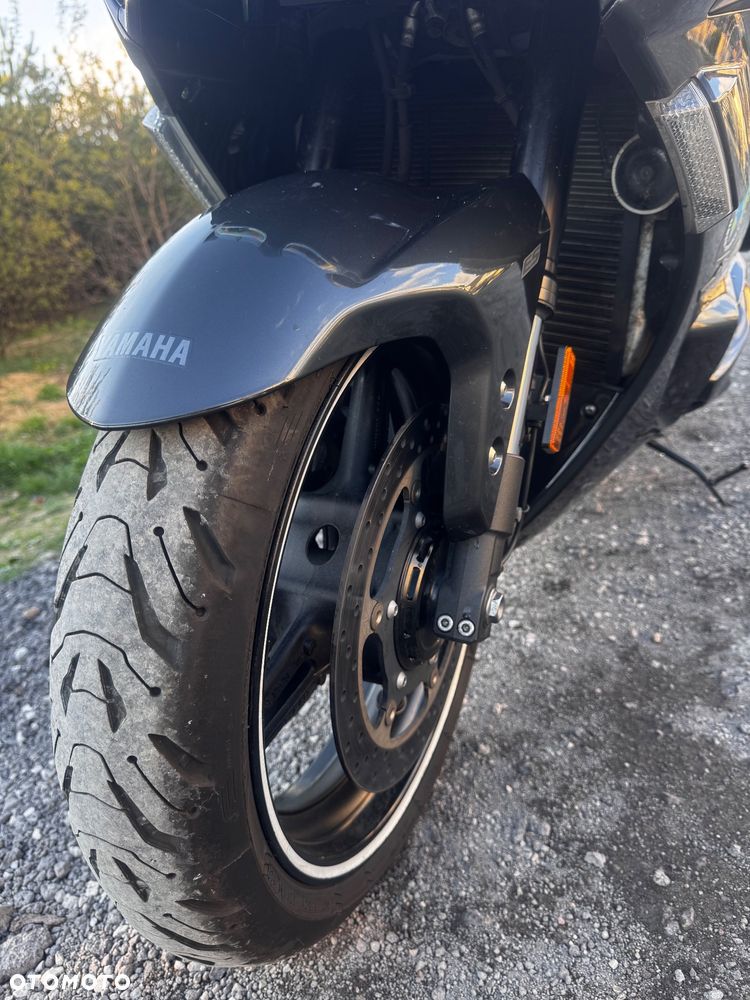 Yamaha FJR - 6