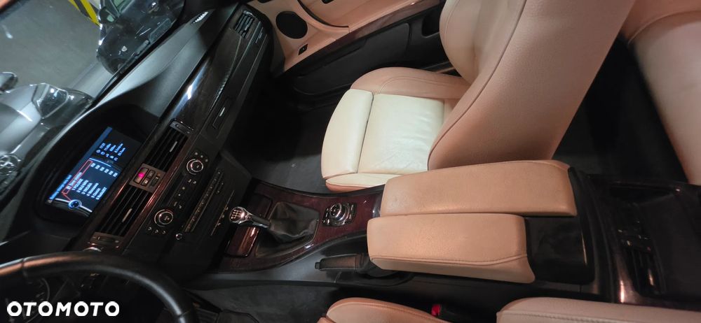 BMW Seria 3 330d xDrive - 32