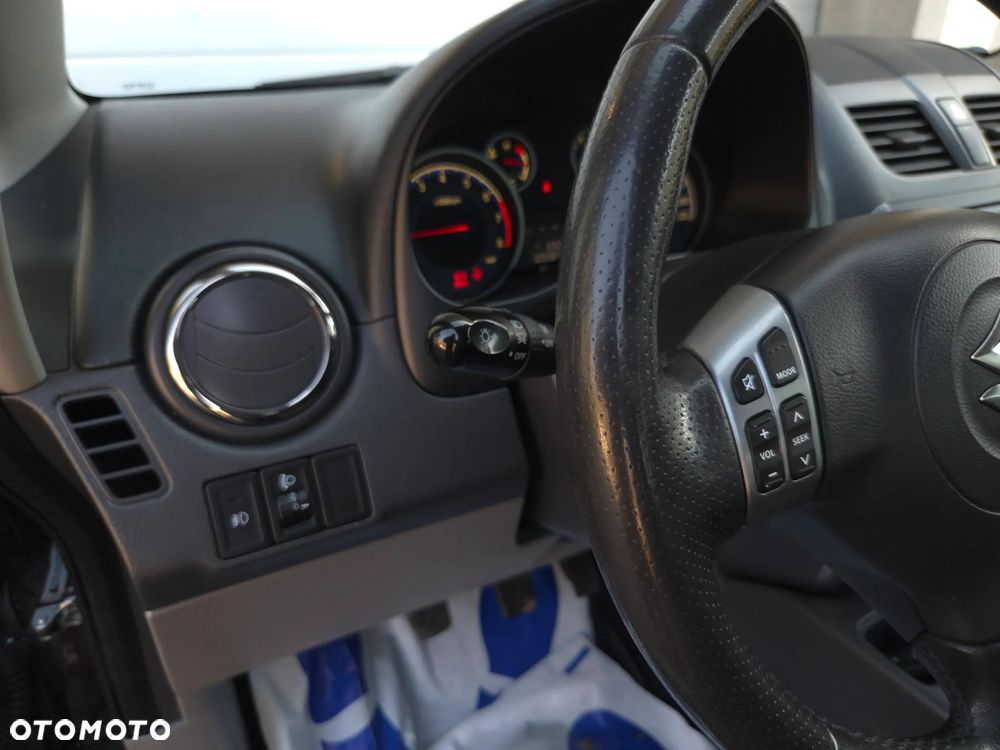 Suzuki SX4 1.6 VVT 4x4 Style - 23